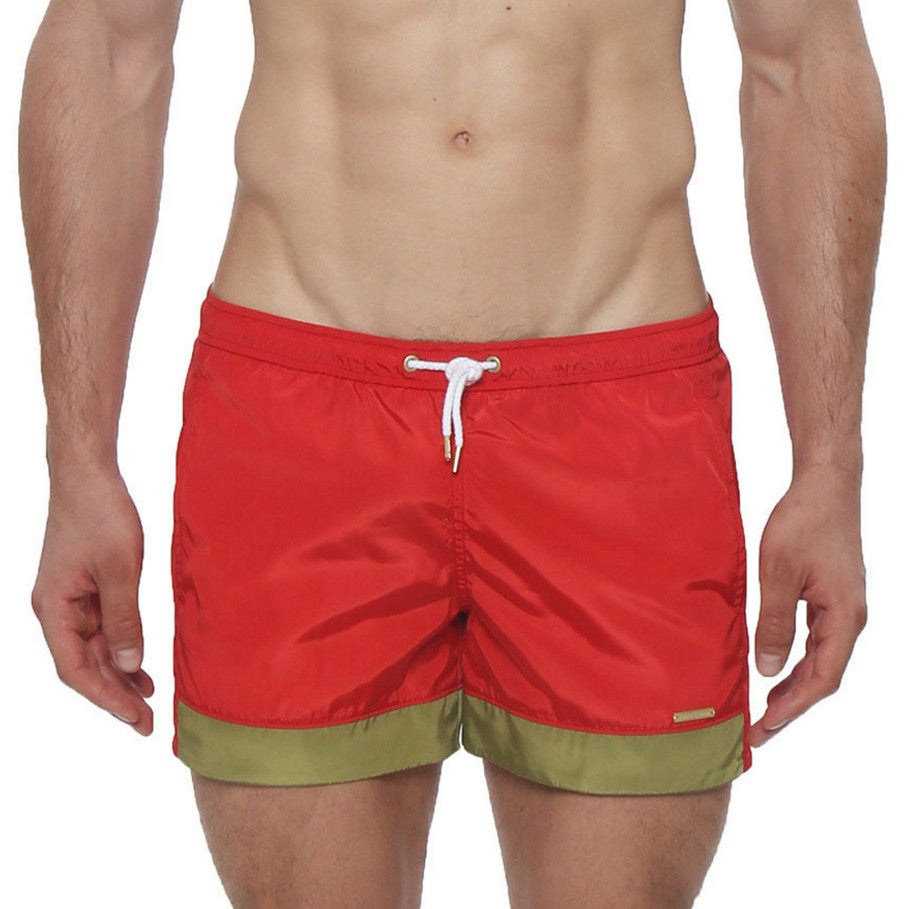 The Underwear Expert - April 2016